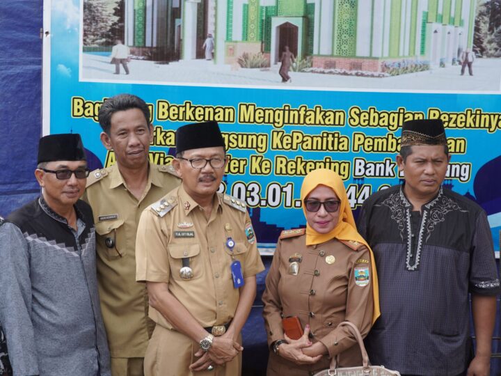 Bupati Agus Istiqlal Hadiri Peletakan Batu Pertama Pembangunan Masjid Al-Hikmah Pekon Kebuayan